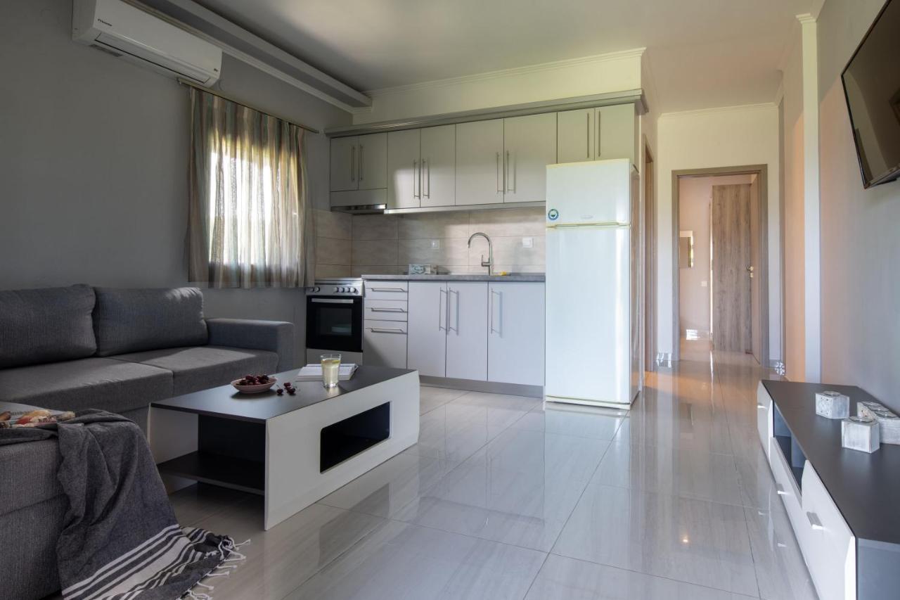 Exochiko Kalamitsi Apartment Luaran gambar